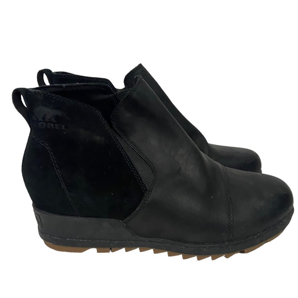 NWOT Sorel Black Suede Wedge Booties